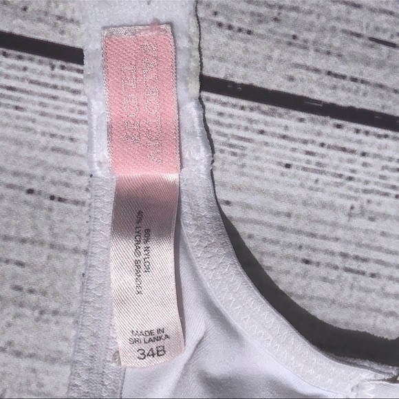 Bundle of VS bras - Picture 3 of 6